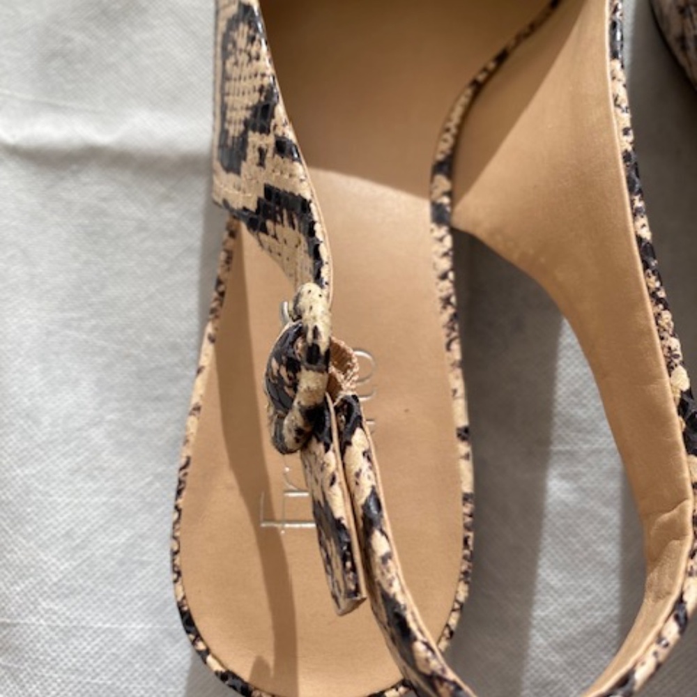 Super cute - Pristine - Franco Sarto Leather Embossed Snakeskin Slingbacks - Picture 7 of 10